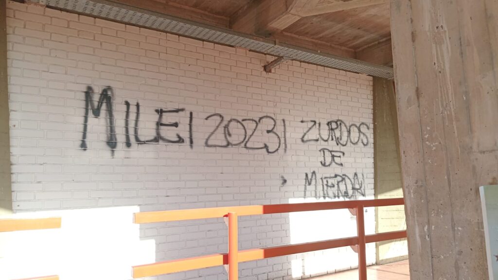 pintadas-violentas-en-la-uncuyo