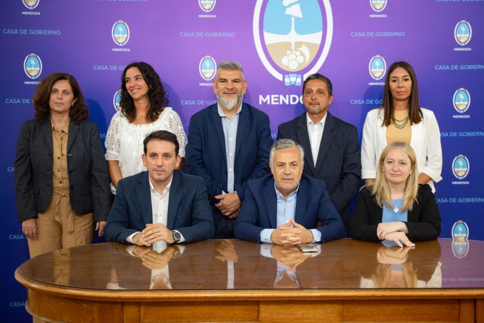 cornejo-y-garcia-zalazar-presentaro-gabinete