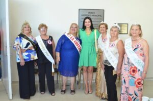 flor-destefanis-junto-a-representantes-del-adulto-mayor-santa-rosa