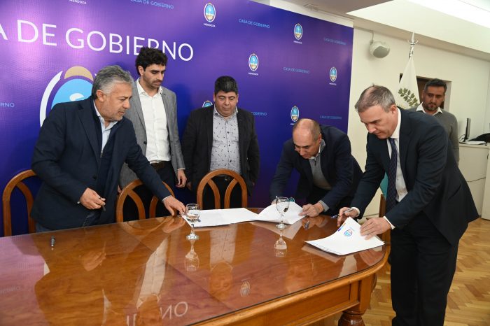 acuerdo-de-cornejo-con-la-cgt-y-empresarios
