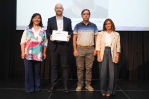 Allasino-recibio-el-Premio-Jovenes-Mendocinos-Destacados-de-la-CEM