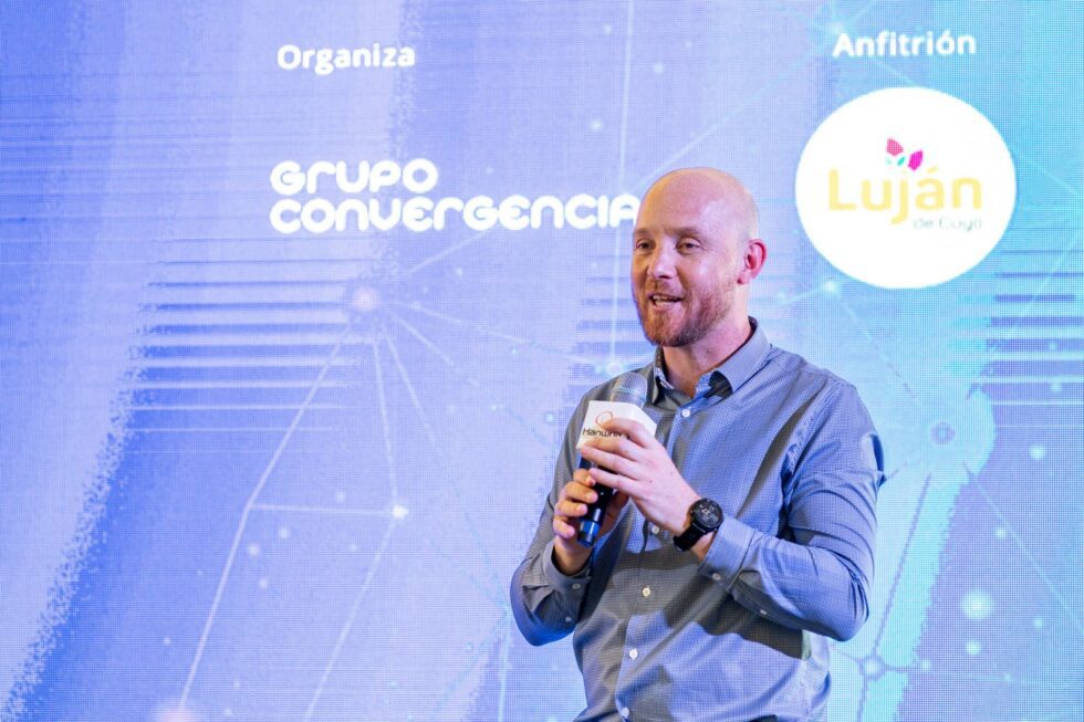 El-intendente-Esteban-Allasino-liderando-la-transformacion-digital