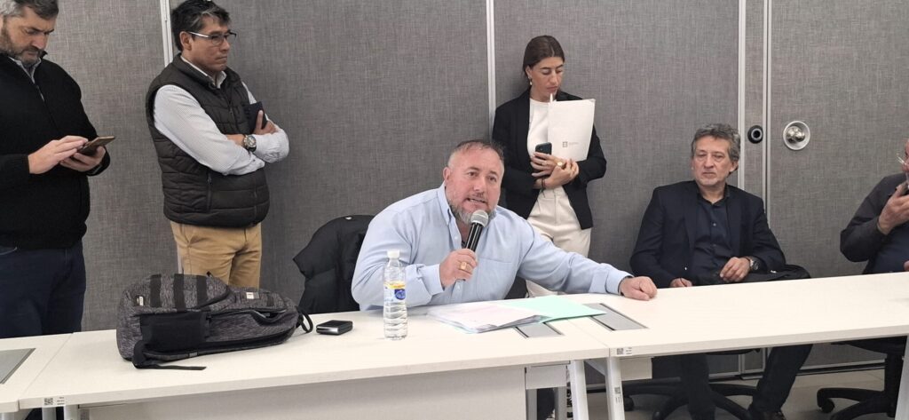 roberto-macho-comision-de-salud-senadores